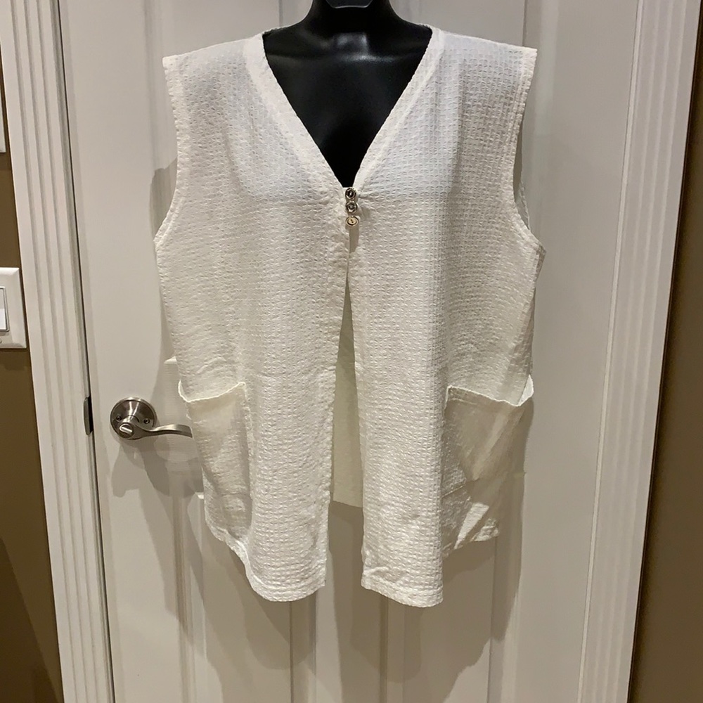 New white vest cover